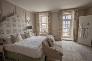 Prestige with Terrace | Individuell dekoriert, individuell eingerichtet, Bügeleisen/Bügelbrett