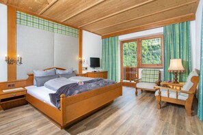 Hypo-allergenic bedding, Select Comfort beds, in-room safe - Alpenhotel Tyrol (Eben am Achensee)