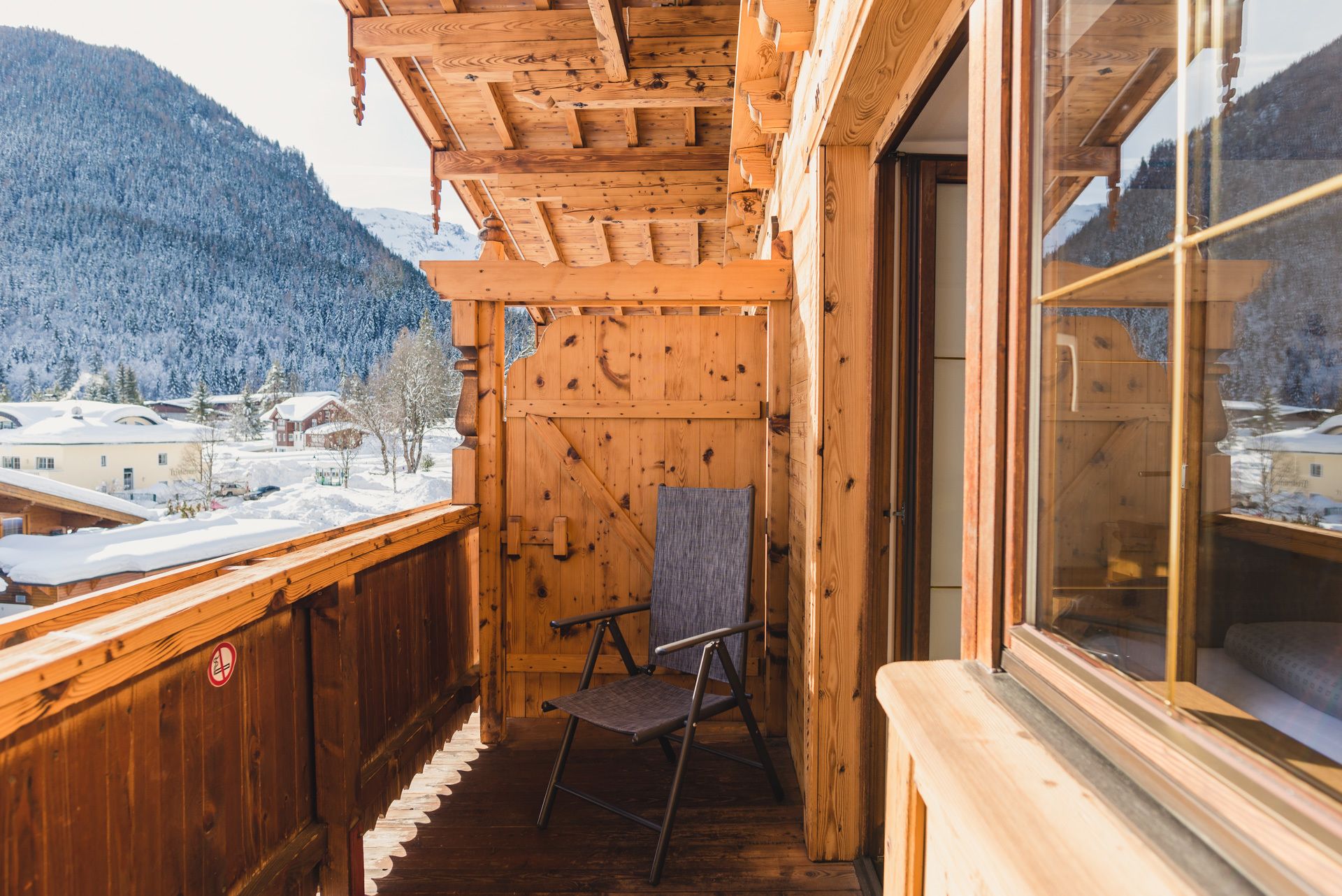 Bộ đồ giường kháng dị ứng, nệm Select Comfort, két bảo mật tại phòng 