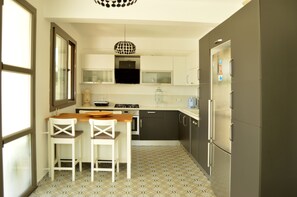 Villa, 4 Schlafzimmer | Eigene Kochnische | Kühlschrank, Mikrowelle, Ofen, Herdplatte