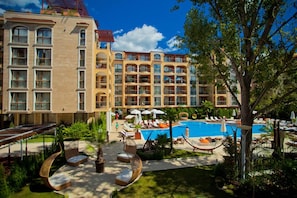 Outdoor pool - Harmony Suites 2 & 3 (Sunny Beach)