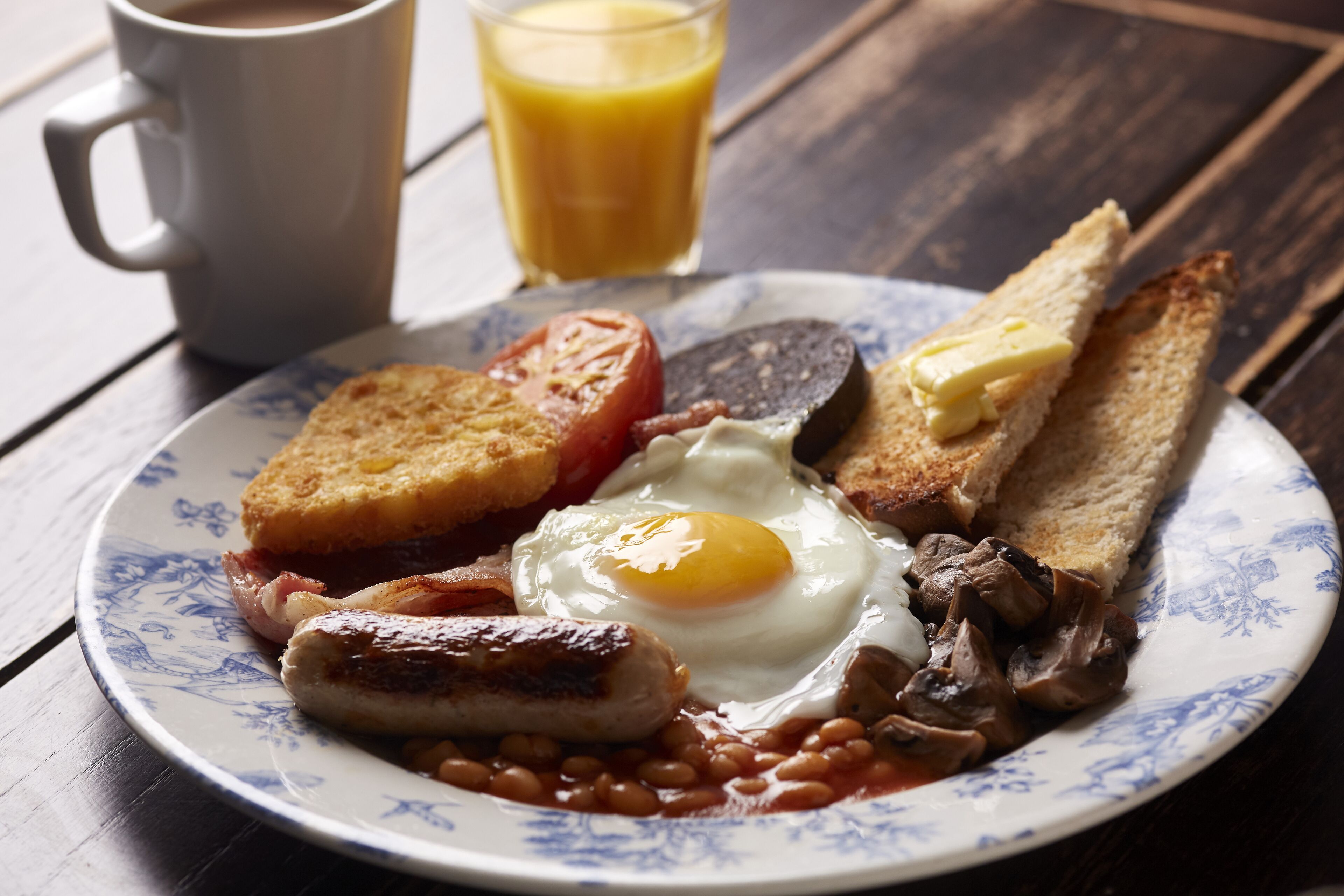 daily full breakfast (gbp 10.00 per person)