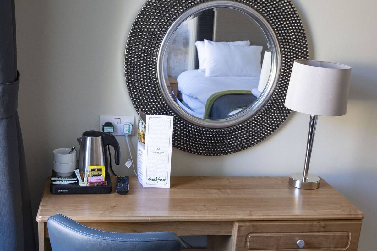 double room | desk, iron/ironing board, free wifi, bed sheets