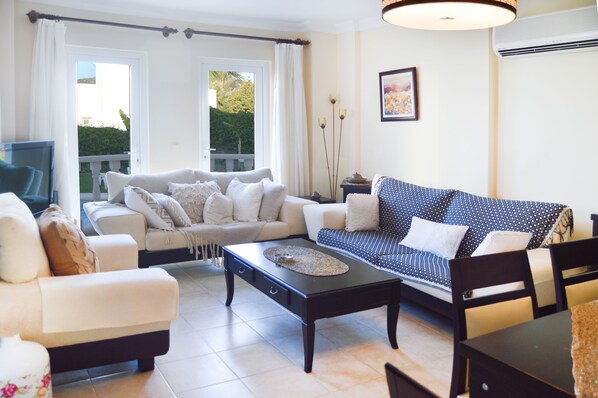 Villa, 3 Bedrooms | Living area