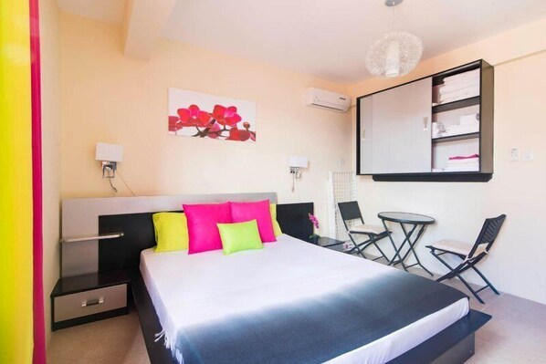 Apartment, 2 Bedrooms | 2 bedrooms, desk, free WiFi
