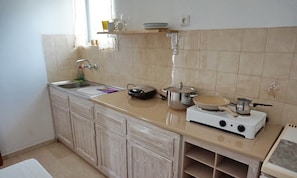 Studio (For 2) | Eigene Kochnische | Großer Kühlschrank, Herdplatte