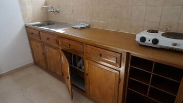 Refrigerador con congelador y parrilla de estufa