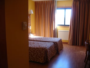 Quarto casal | Berços grátis, Wi-Fi de cortesia