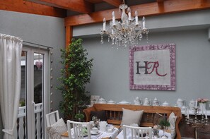 Petit déjeuner buffet compris tous les jours