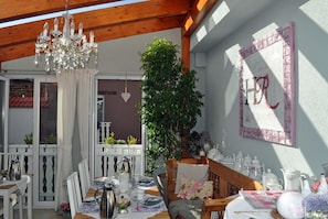 Colazione a buffet inclusa, servita tutte le mattine 