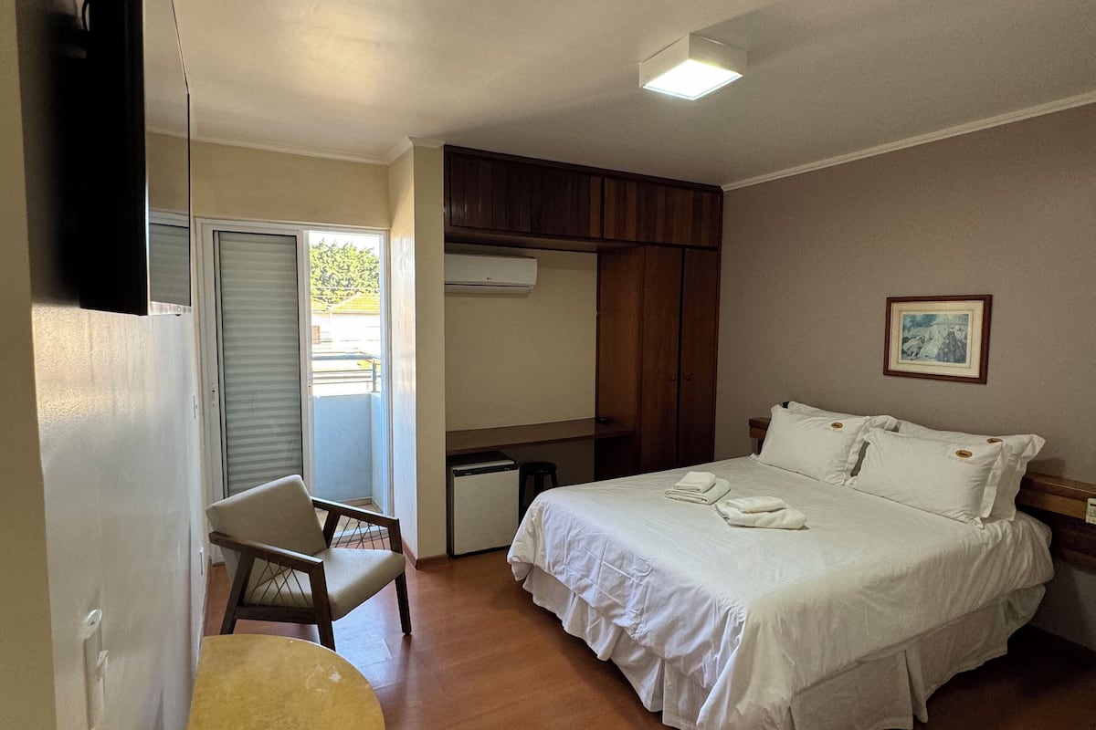 Chambre Triple Deluxe | 2 chambres, minibar, Wi-Fi gratuit, draps fournis