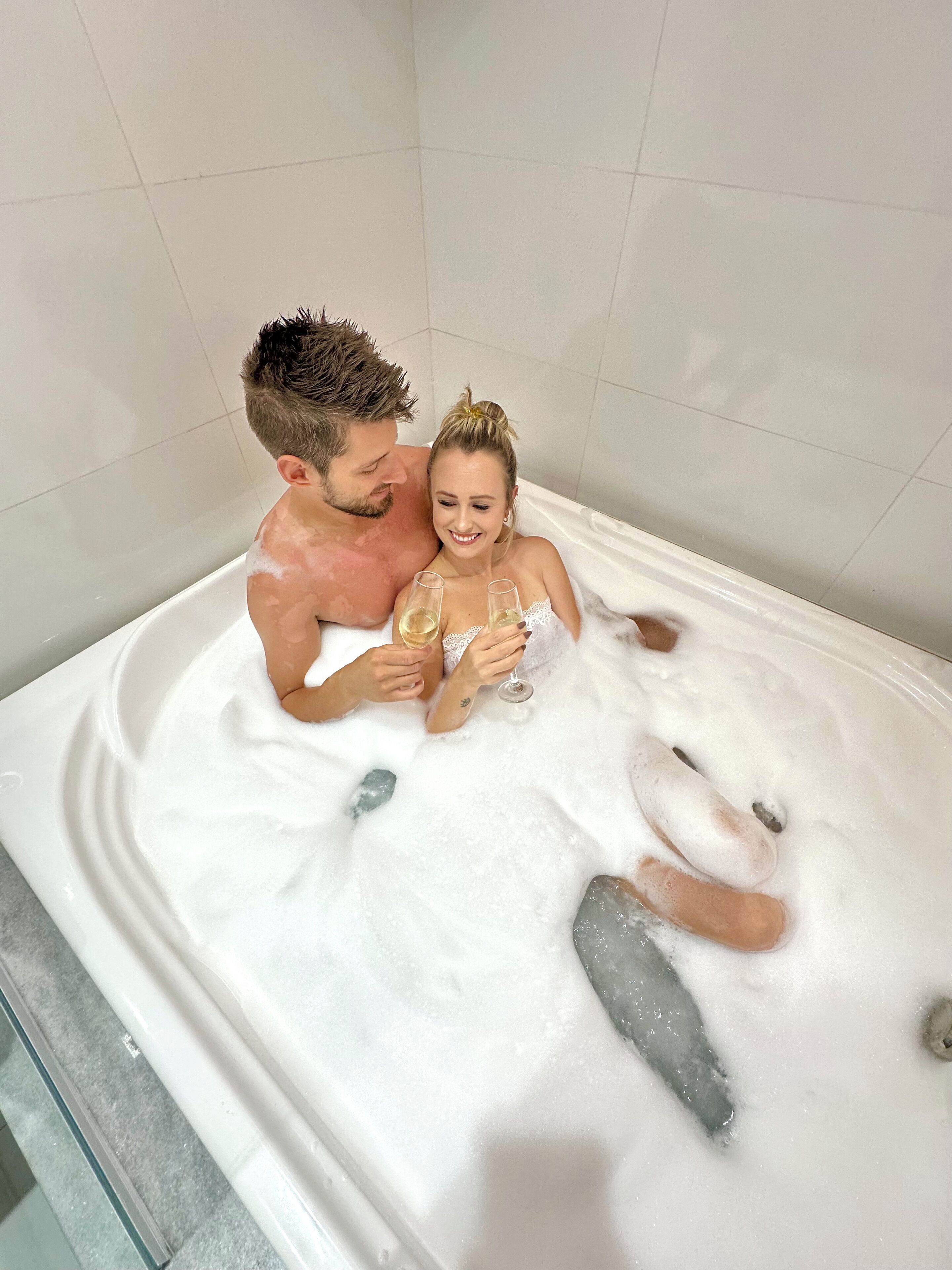 Quarto casal romântico | Banheiro | Secador de cabelo (mediante solicitação), toalhas de banho