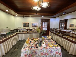 Petit déjeuner buffet
