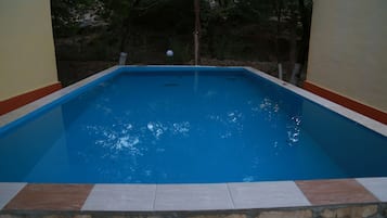 Utomhuspool