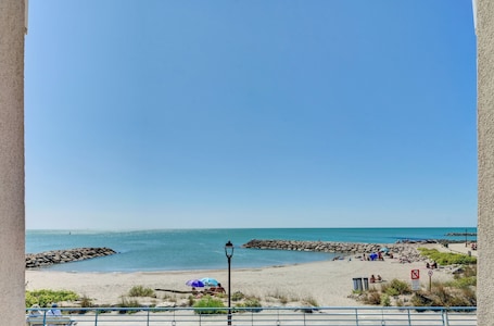 Double Room, Sea View | In-room safe, desk, laptop workspace, blackout drapes