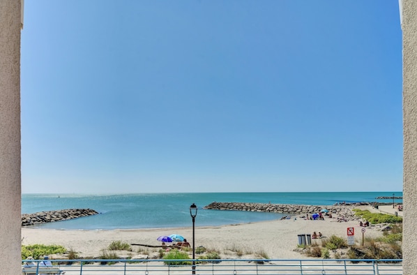 Double Room, Sea View | In-room safe, desk, laptop workspace, blackout curtains