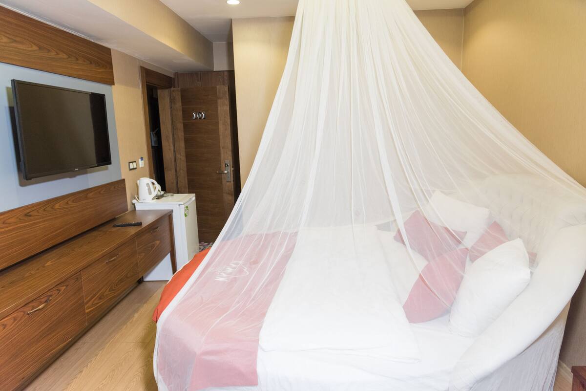 Minibar, in-room safe, desk, soundproofing