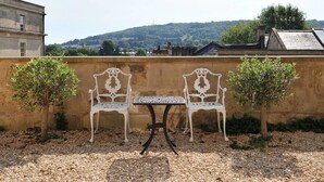 Luxury-Apartment, 1 Schlafzimmer, Gartenblick | Balkon