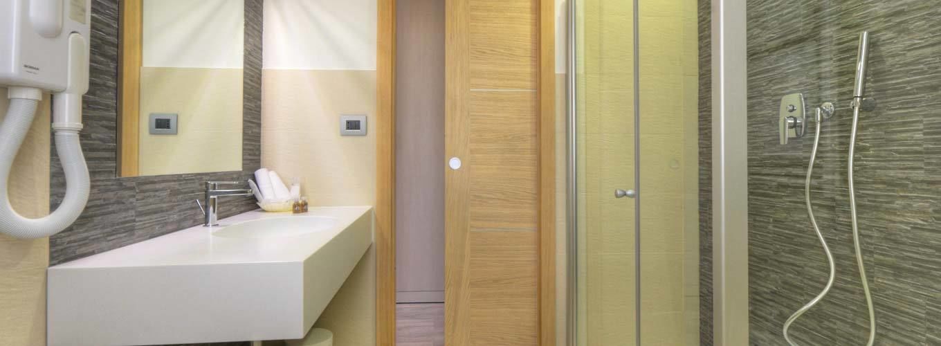 double or twin room | bathroom | shower, free toiletries, hair dryer, bidet