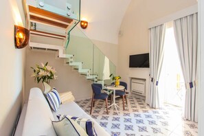 標準客房 | 起居區 | 平面電視、iPod 底座