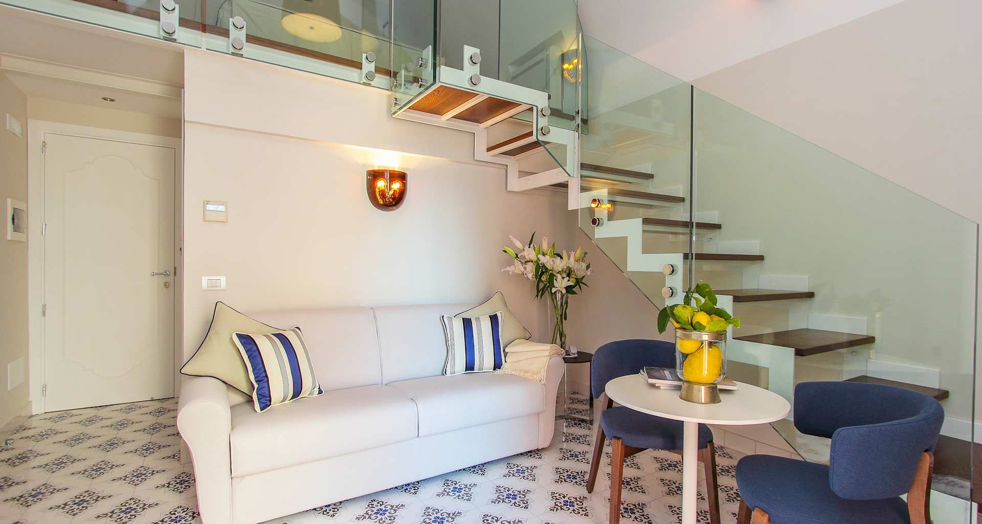 Standard Room | Living area | Flat-screen TV, iPod dock