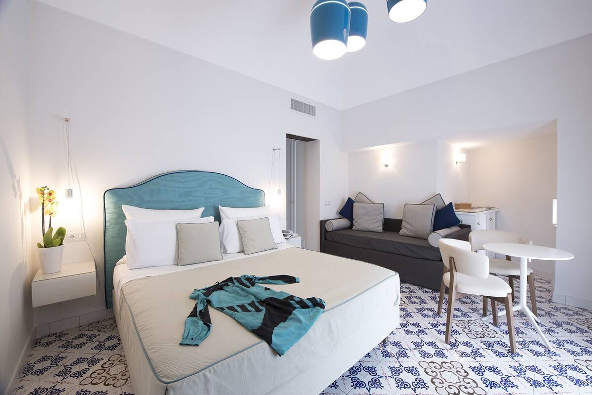 Standard Room, 1 Bedroom, Annex Building | Premium bedding, minibar, in-room safe, soundproofing