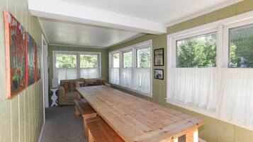 Nhà trung tâm thành phố, 5 phòng ngủ | Khu vực ăn uống tại phòng