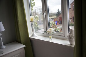 Chambre Double, salle de bains attenante | Vue de la chambre