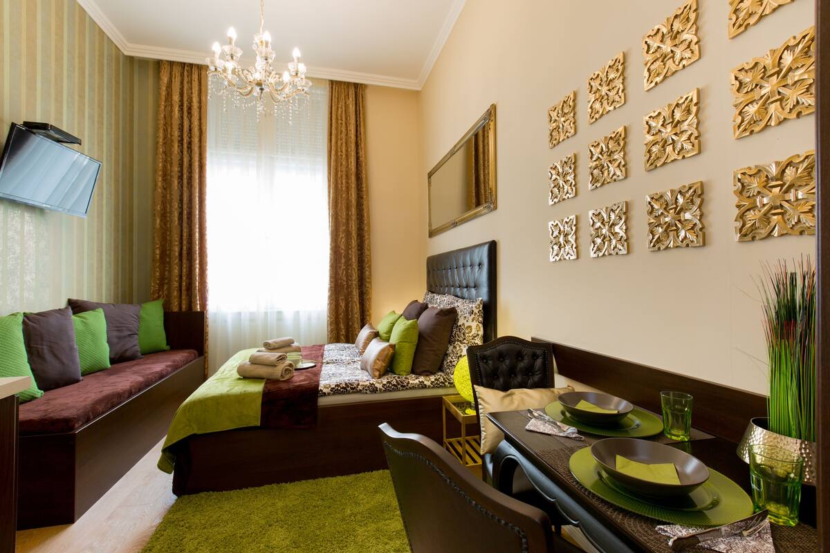 Comfort Studio, Multiple Beds | Soundproofing, iron/ironing board (on request), free WiFi, bed sheets