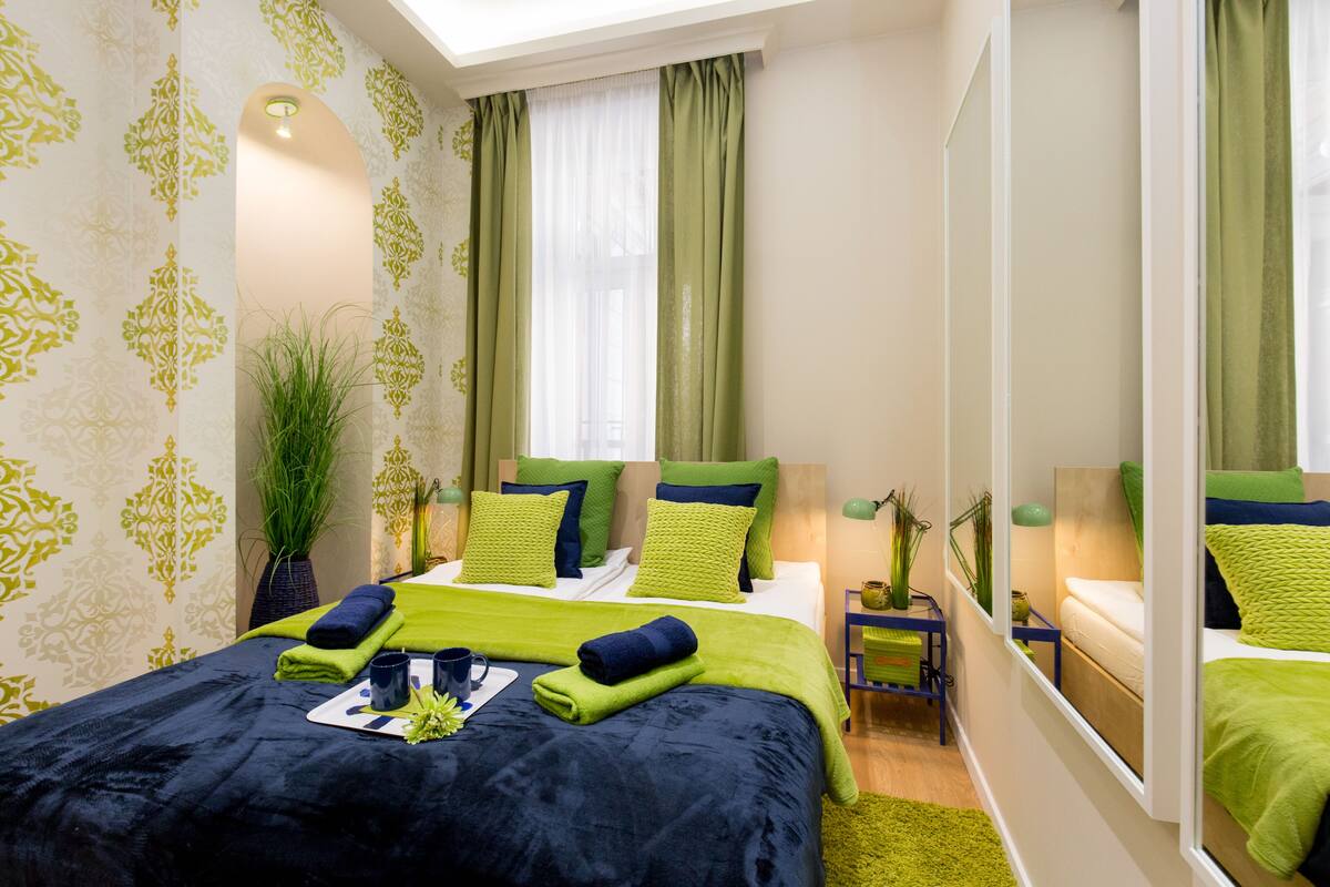 Deluxe Studio | Soundproofing, iron/ironing board (on request), free WiFi, bed sheets