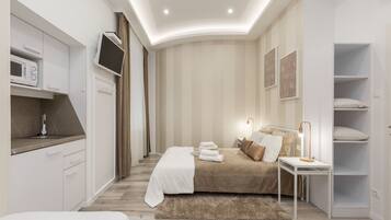 Standard Twin Room | Soundproofing, iron/ironing board (on request), WiFi (free), bed sheets