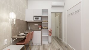 Basic-Zimmer | Schallisolierte Zimmer, Bügeleisen/Bügelbrett, kostenloses WLAN