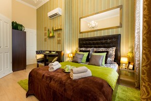 Classic Studio, 1 Queen Bed