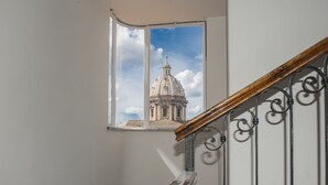 Unclassified image, 5 of 58, button - Argentina Style View (Rome)