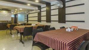 Unclassified image, 5 of 24, button - OYO Flagship 4387 Hotel Theem Plaaza (Nashik)
