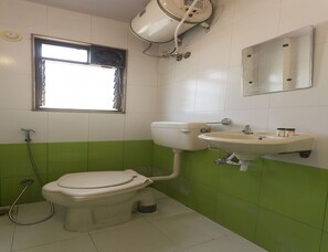 Double or Twin Room | Bathroom