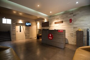 Reception - OYO 9989 Hotel Classic Executive (Pune)