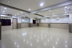 Banquet hall - OYO 7145 Hotel Star Lotus (Ranchi)