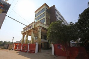 Front of property - OYO 10392 Hotel Corbiz Tower (Raipur)