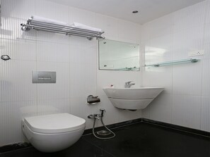 Double or Twin Room | Bathroom | Shower, free toiletries, towels - OYO 10392 Hotel Corbiz Tower (Raipur)