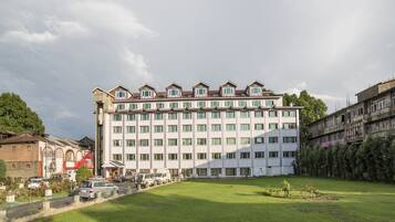 Mặt tiền nơi lưu trú