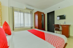 Standard Double Room | Bed sheets - OYO Flagship 10051 Hotel Tyche Stays (Thiruvananthapuram)