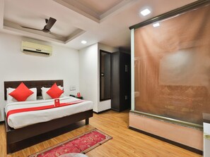 Room - OYO 1635 Hotel Dash Continental (Vadodara)