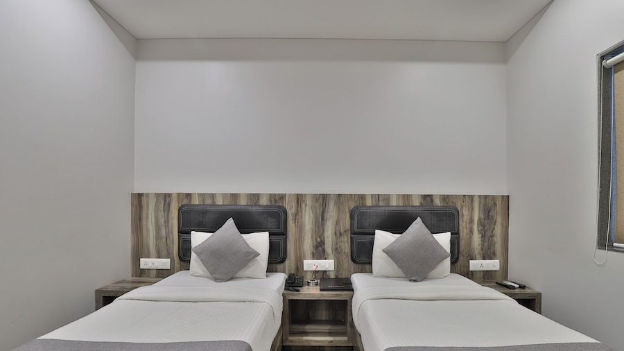 Hotel Limra Vadodara