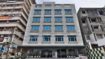 Mặt tiền nơi lưu trú