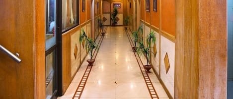 Interni