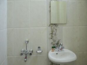 Double or Twin Room | Bathroom