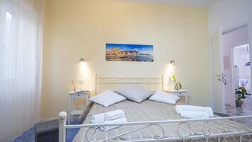 Deluxe Room | 1 bedroom, premium bedding, memory foam beds, minibar