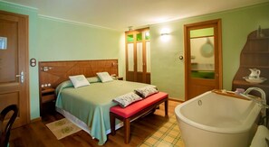 Suite, Balcony (Suite Cervola Blanca) | Free WiFi, bed sheets - Cal Fuster De La Plaça (Sant Marti de Tous)