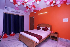 Premium bedding, free WiFi, bed sheets